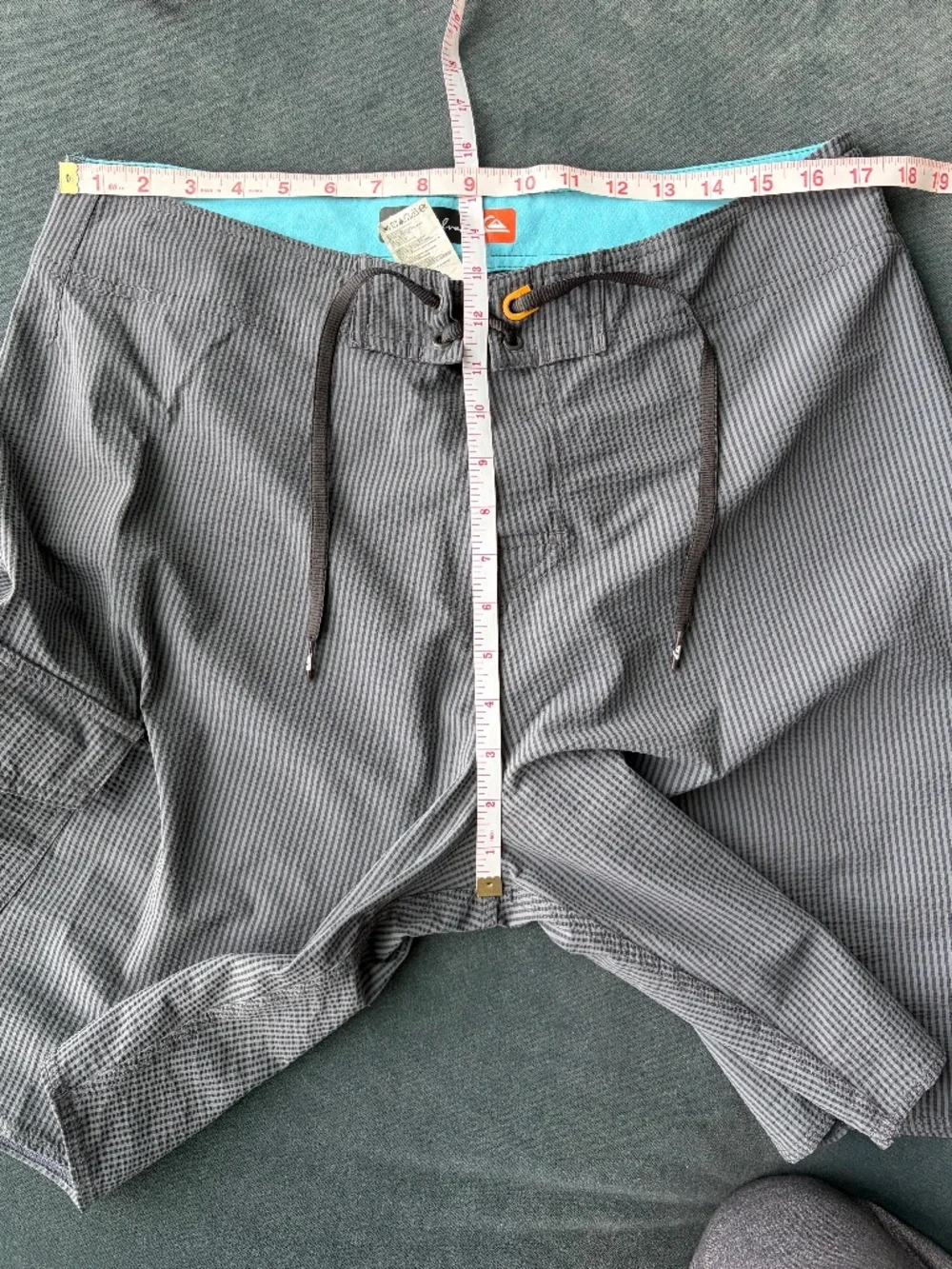Quiksilver men Board Shorts seersucker 34 gray blue